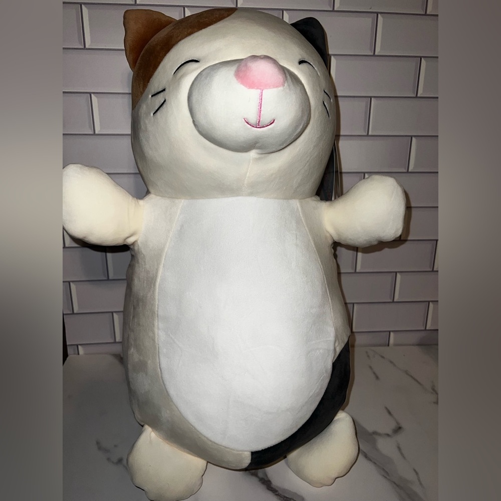 Cam the Cat Hug Mees
